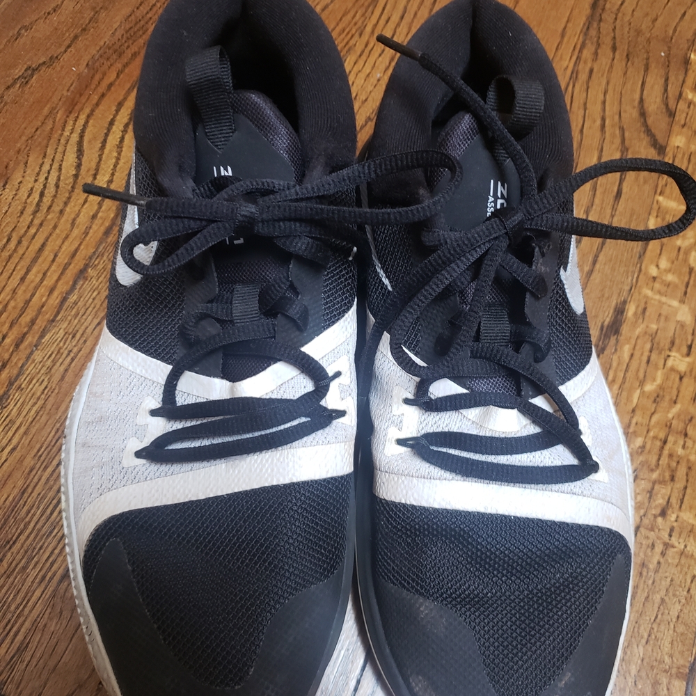 Nike Zoom Assersion Black and White Athletic Shoes